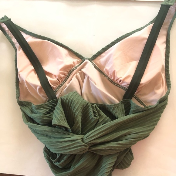 Cupshe Green Ribbed Plunge Neckl Rushed Twist Back Detail One Piece Swimsuit XL - Picture 10 of 14